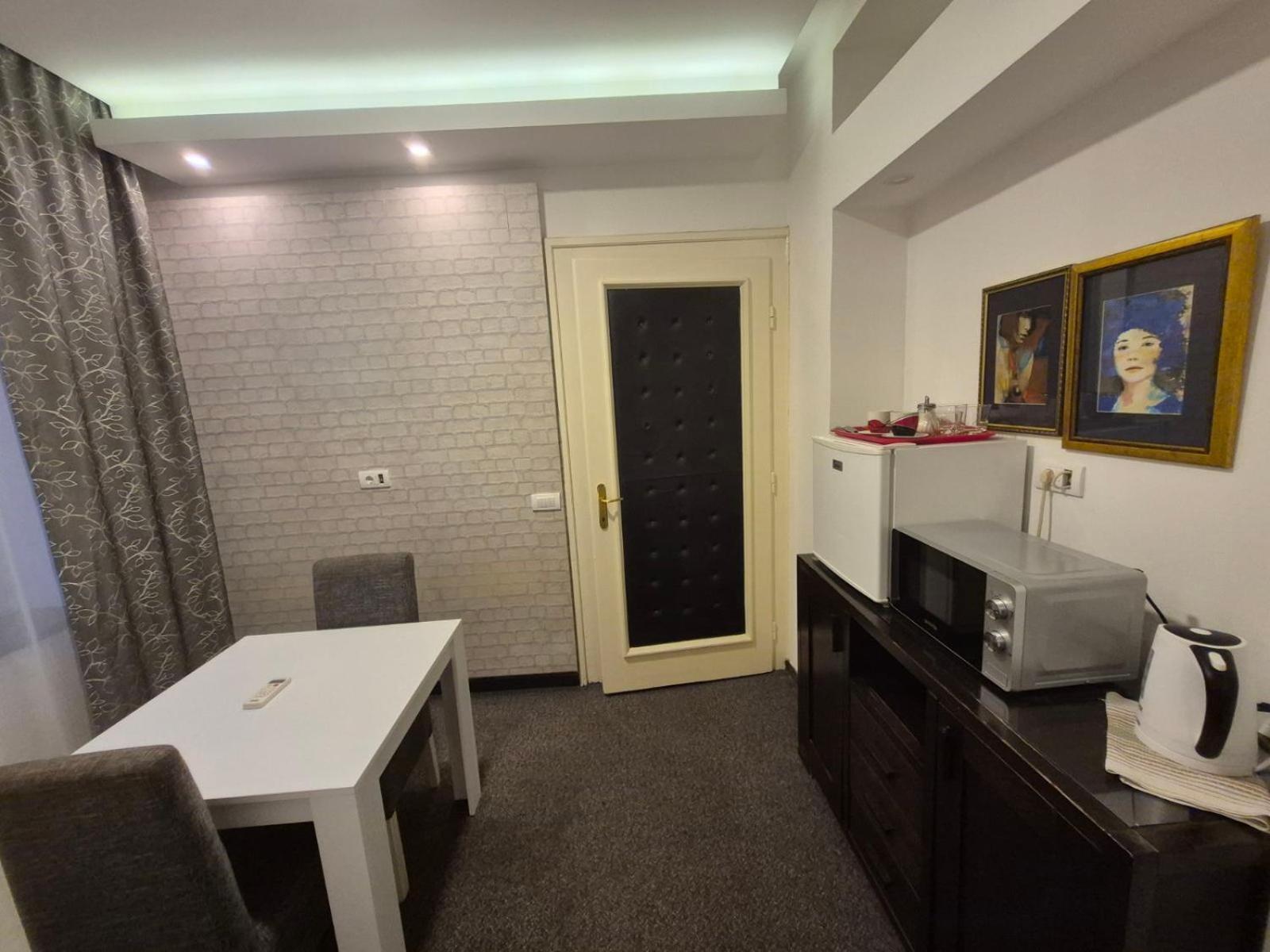 Apartament In Pedestrian Zone *